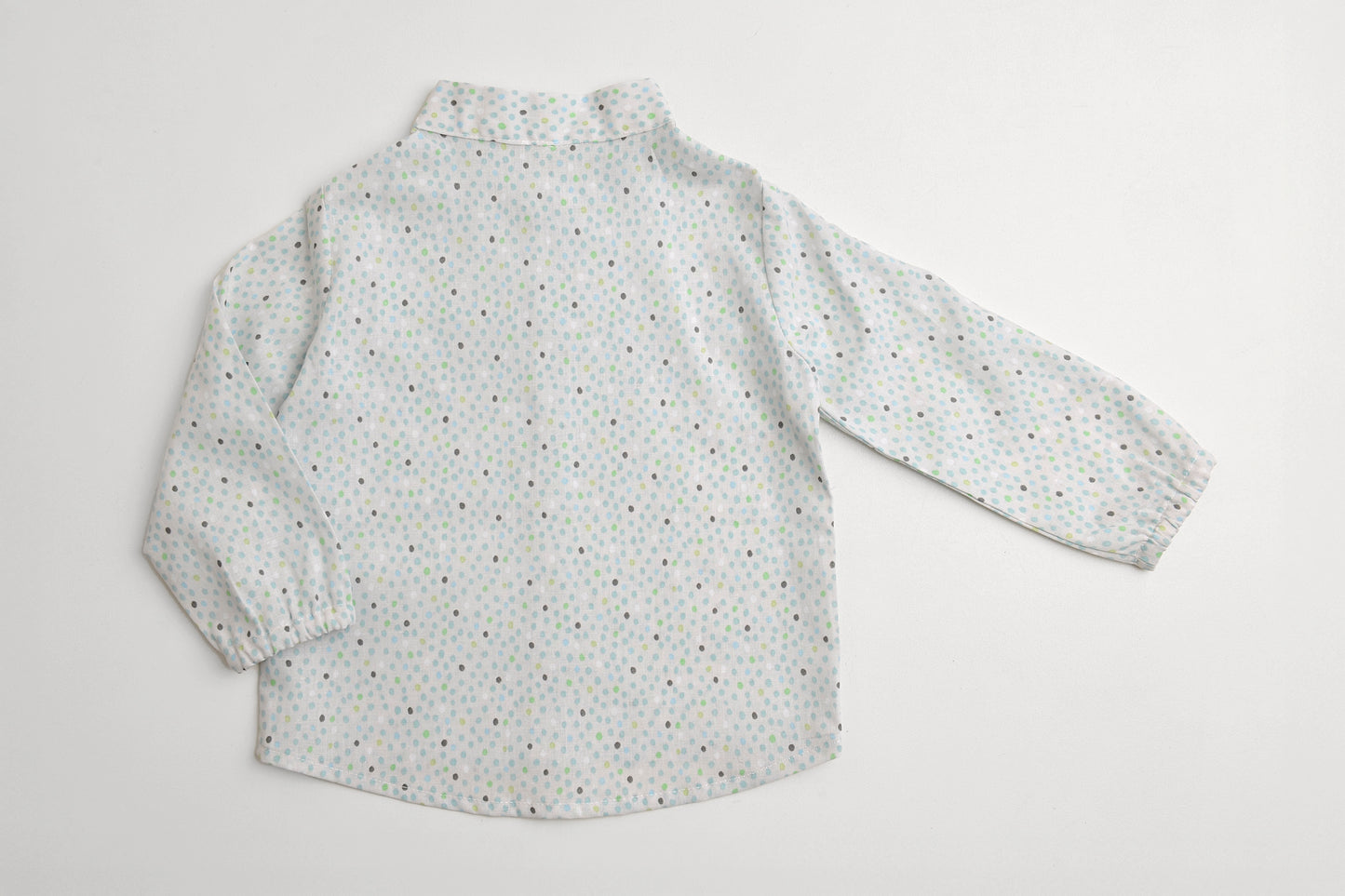 Camicetta di cotone organico con stampa a pois