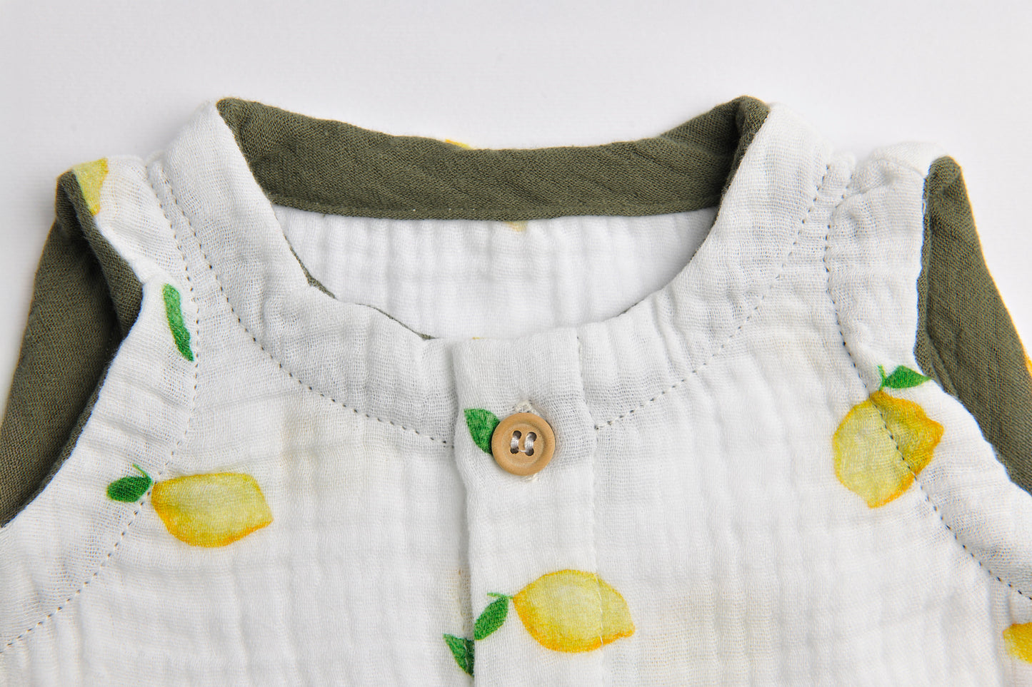Tutina in mussola di cotone con stampa limoni