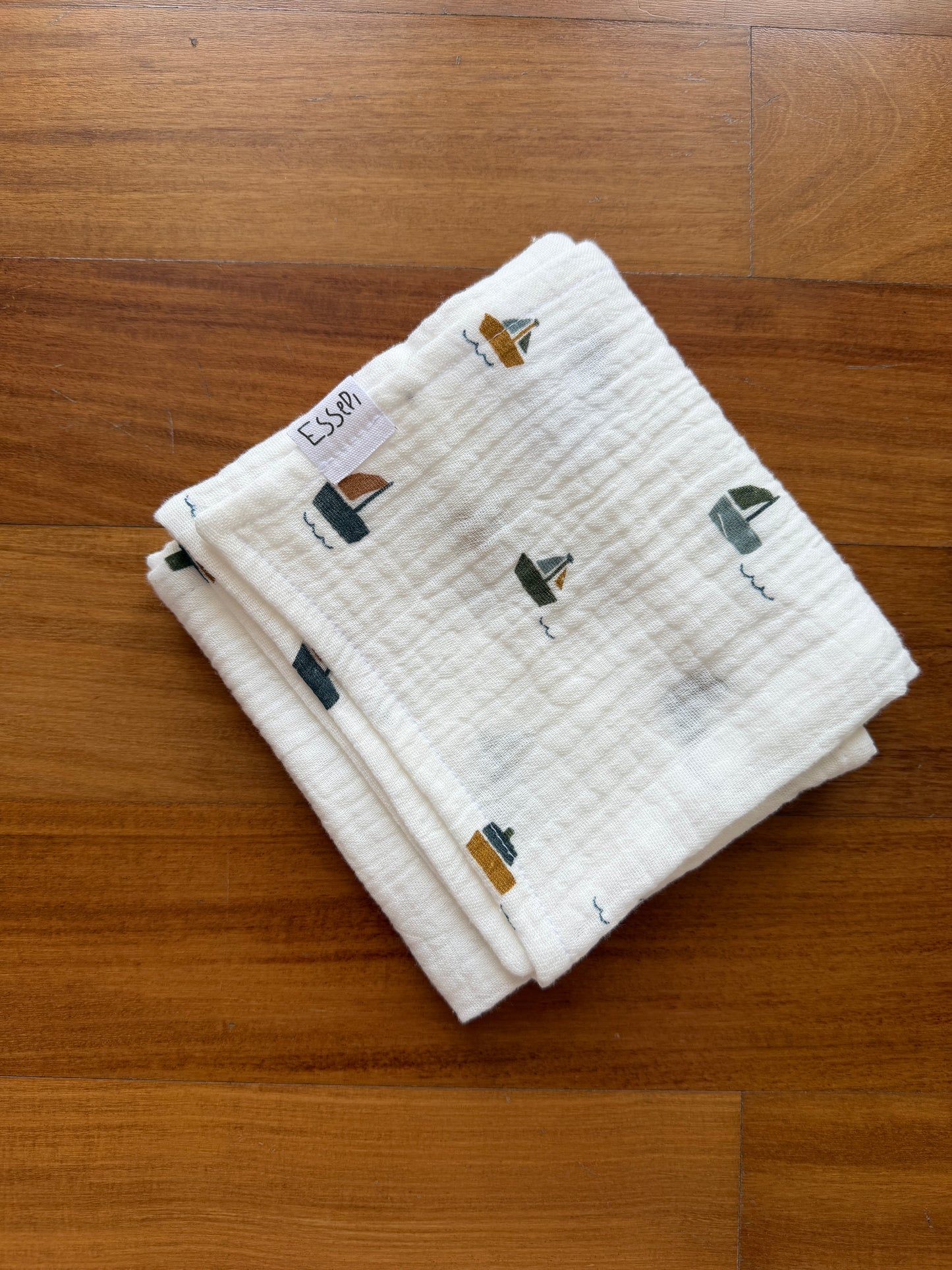 Mussolina di cotone con stampa barchette