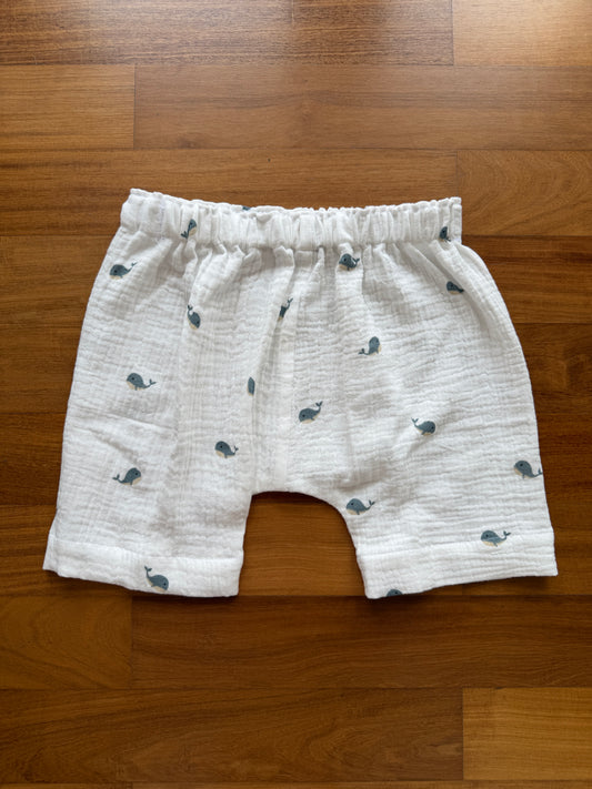 Pantalone in mussola di cotone con stampa balene